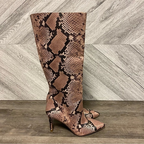Steve Madden | Kinga knee high heel boot in pink snake Size 6 - Picture 2 of 12